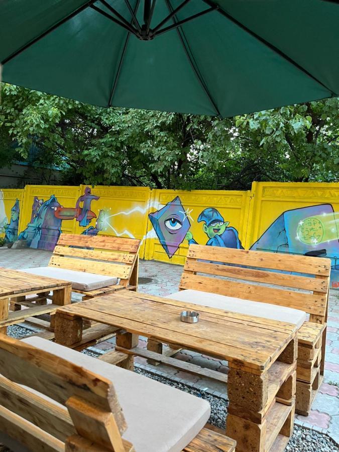 People Hostel Bishkek Exterior foto